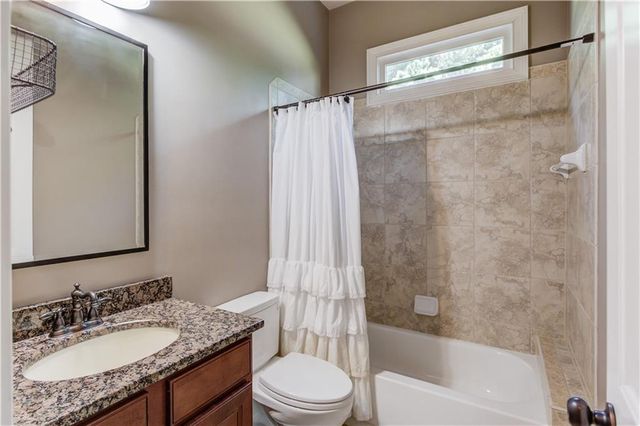 6504 Blue Water Drive, Buford, GA 30518