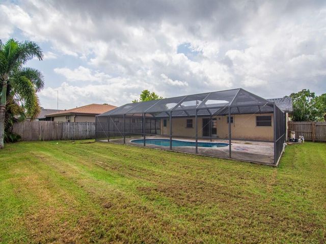 557 SW Duval Avenue, Port St Lucie, FL 34983