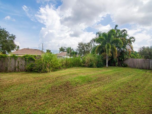 557 SW Duval Avenue, Port St Lucie, FL 34983
