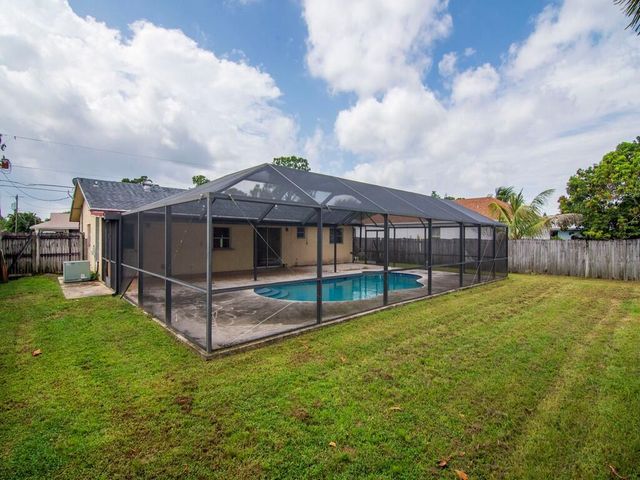 557 SW Duval Avenue, Port St Lucie, FL 34983