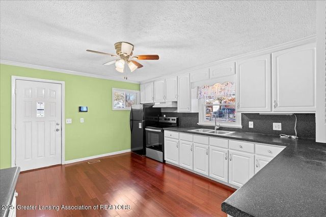 6030 Piper Avenue, Lansing, MI 48911