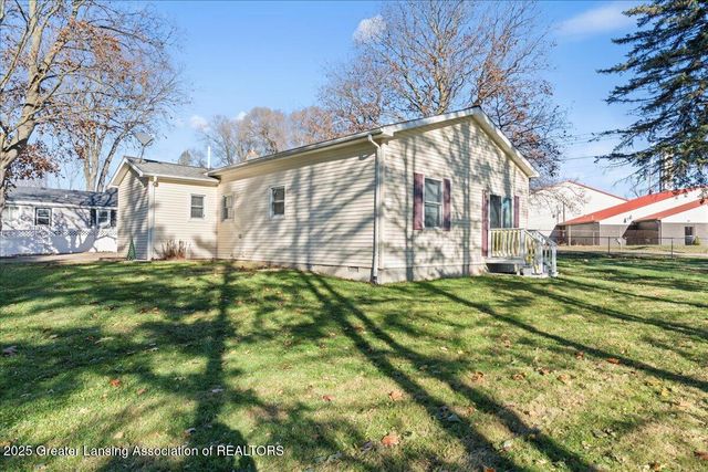 6030 Piper Avenue, Lansing, MI 48911