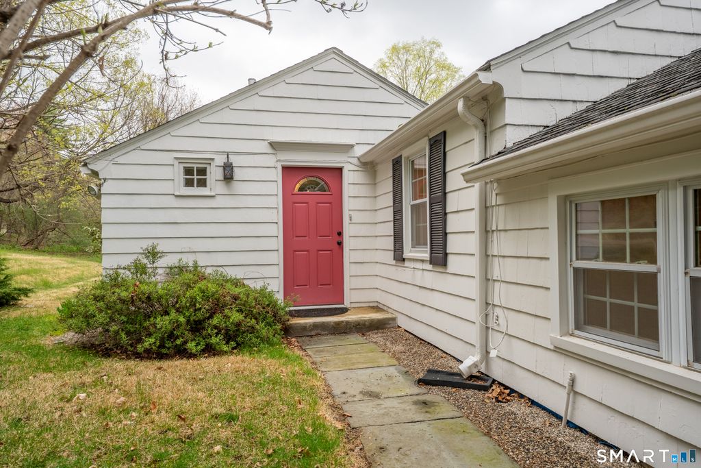 30 Hillsboro Drive, West Hartford, CT 06107