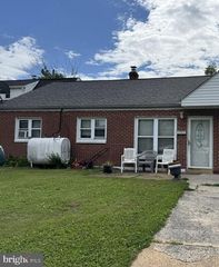 17 CAHALAN RD, New Castle, DE 19720