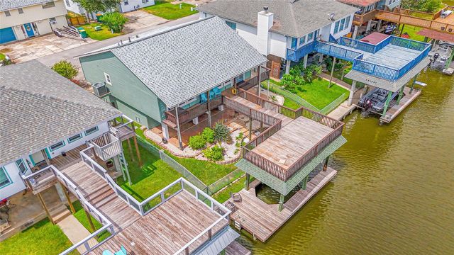 19 N Sandpiper Street, La Marque, TX 77568