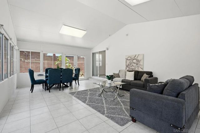 5422 Waring, San Diego, CA 92120