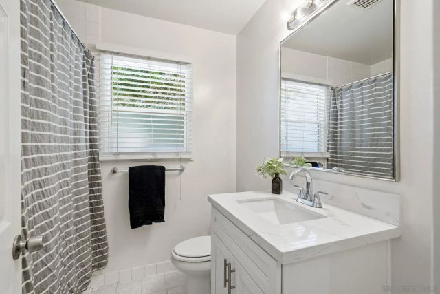 5422 Waring, San Diego, CA 92120