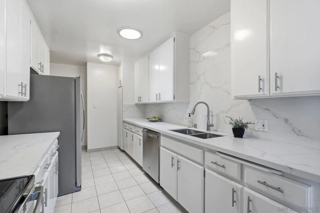 5422 Waring, San Diego, CA 92120