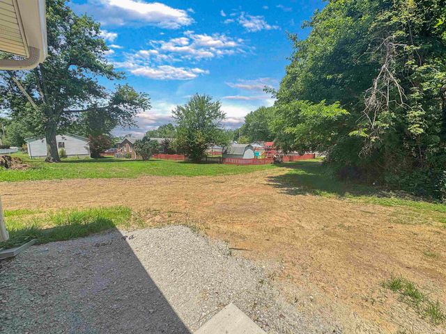 407 S Eighth Street, Boonville, IN 47601