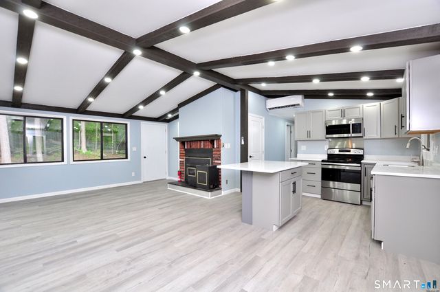 19 Smithfield Avenue, Meriden, CT 06451