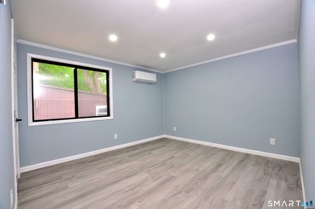 19 Smithfield Avenue, Meriden, CT 06451