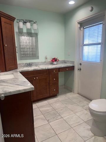 4207 W CAROL Avenue, Phoenix, AZ 85051