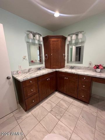 4207 W CAROL Avenue, Phoenix, AZ 85051