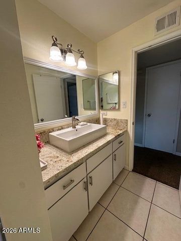 4207 W CAROL Avenue, Phoenix, AZ 85051