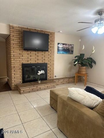 4207 W CAROL Avenue, Phoenix, AZ 85051