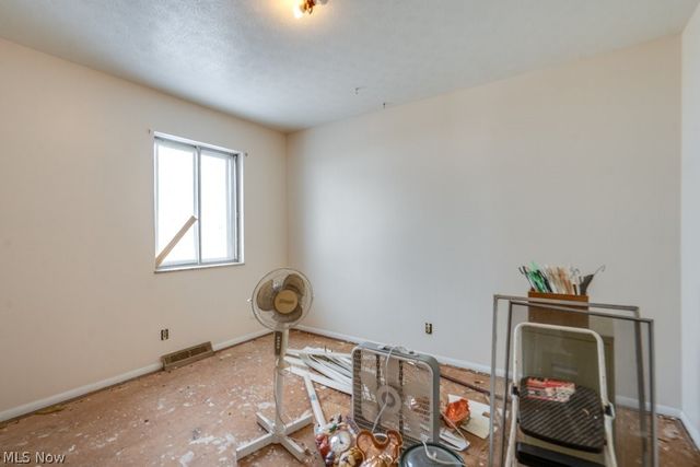 697 Ocean Avenue, Akron, OH 44310