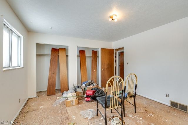 697 Ocean Avenue, Akron, OH 44310