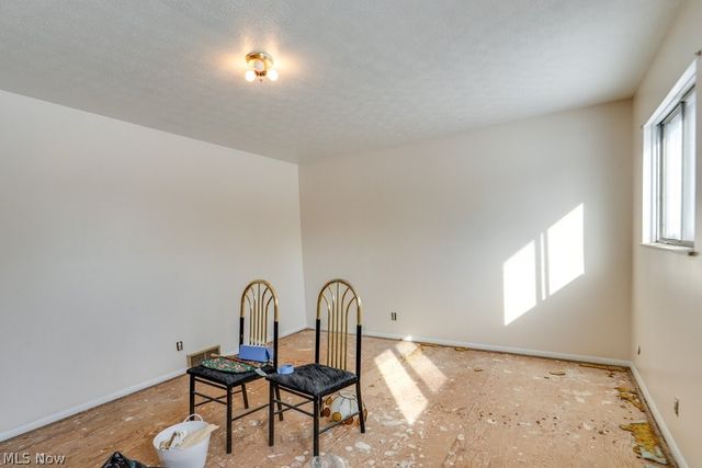 697 Ocean Avenue, Akron, OH 44310