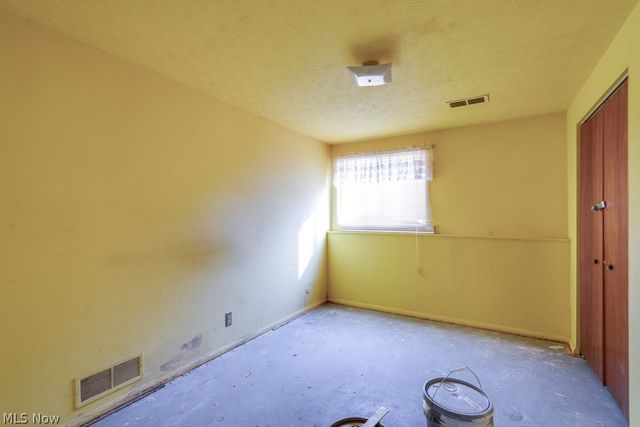 697 Ocean Avenue, Akron, OH 44310