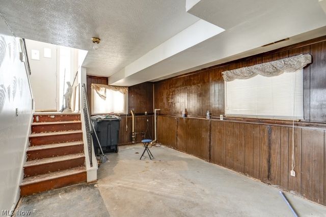 697 Ocean Avenue, Akron, OH 44310