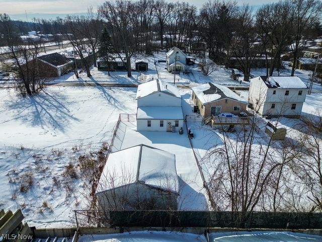 697 Ocean Avenue, Akron, OH 44310