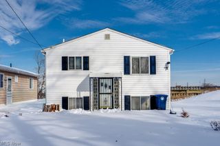 697 Ocean Avenue, Akron, OH 44310