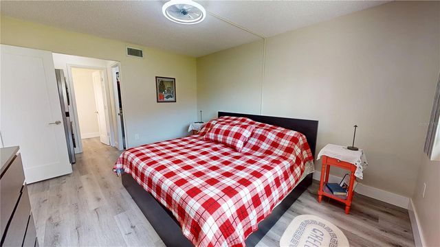 1418 ARROWHEAD CIRCLE W 20D, Clearwater, FL 33759