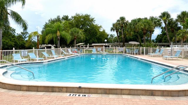 1418 ARROWHEAD CIRCLE W 20D, Clearwater, FL 33759