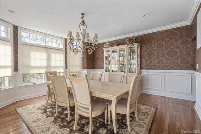22 Turnberry Court, Dix Hills, NY 11746