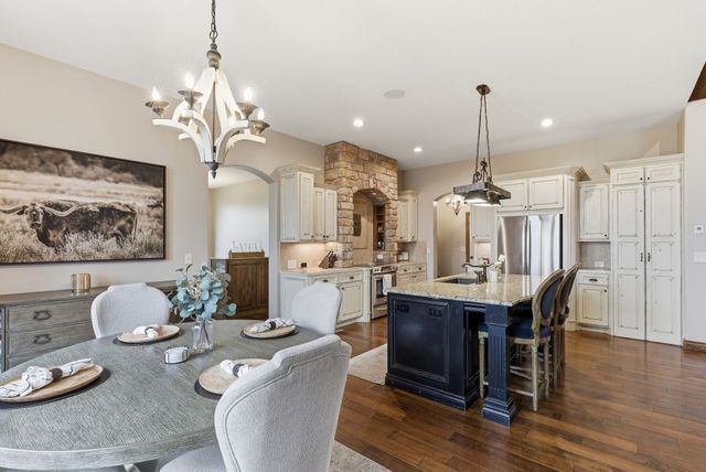 2630 S Brookmeadow Dr, Garden Plain, KS 67050