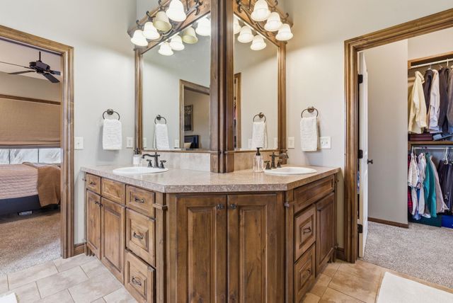 2630 S Brookmeadow Dr, Garden Plain, KS 67050