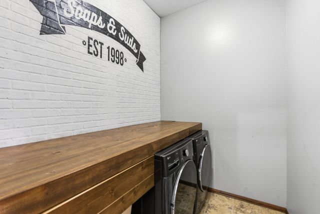 2630 S Brookmeadow Dr, Garden Plain, KS 67050