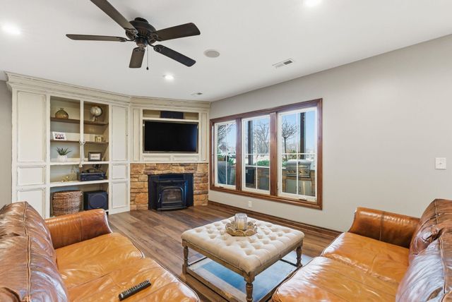 2630 S Brookmeadow Dr, Garden Plain, KS 67050