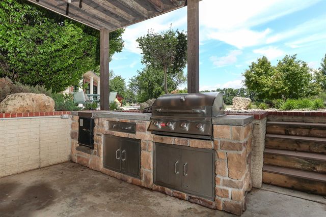 2630 S Brookmeadow Dr, Garden Plain, KS 67050