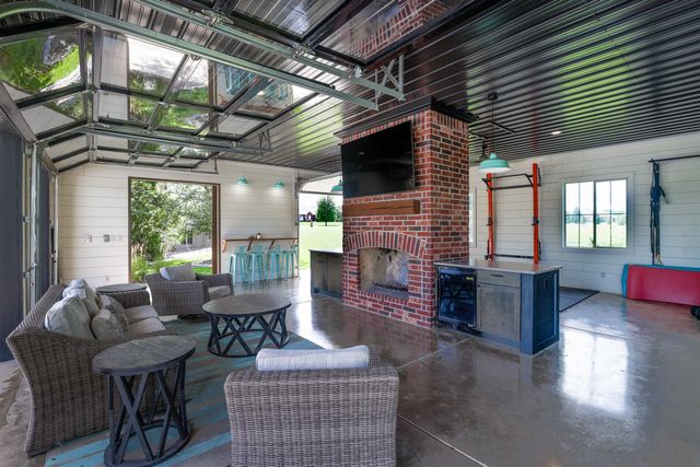 2630 S Brookmeadow Dr, Garden Plain, KS 67050