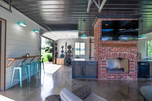 2630 S Brookmeadow Dr, Garden Plain, KS 67050