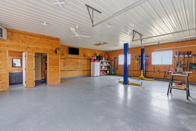 2630 S Brookmeadow Dr, Garden Plain, KS 67050
