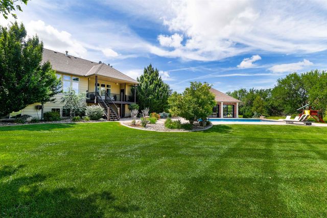 2630 S Brookmeadow Dr, Garden Plain, KS 67050