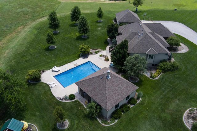 2630 S Brookmeadow Dr, Garden Plain, KS 67050