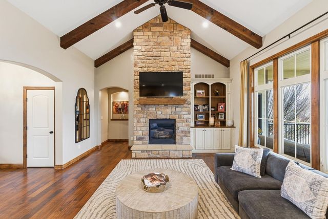 2630 S Brookmeadow Dr, Garden Plain, KS 67050