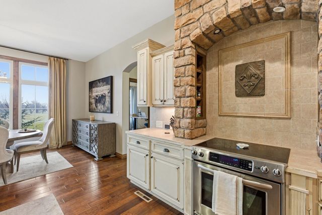 2630 S Brookmeadow Dr, Garden Plain, KS 67050