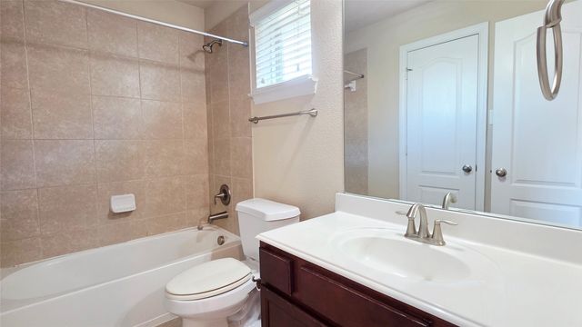 4364 Peregrine Way, Carrollton, TX 75010