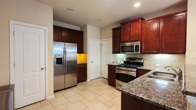 4364 Peregrine Way, Carrollton, TX 75010