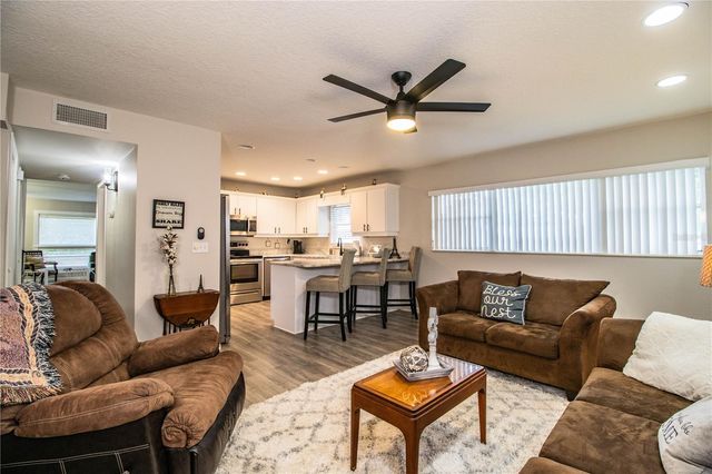 11 LOMA VERDE 11, Lakeland, FL 33813