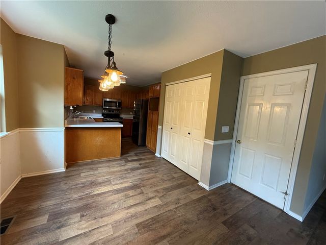2 Melling Circle, Bella Vista, AR 72715