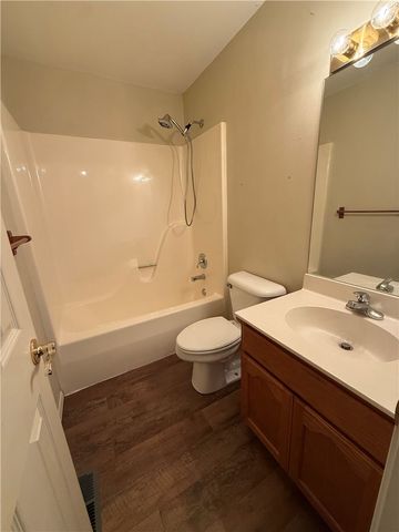 2 Melling Circle, Bella Vista, AR 72715