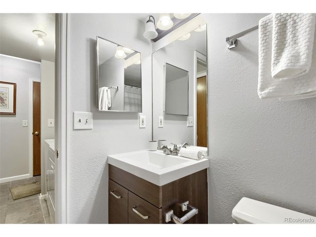 1470 S Quebec Way 240, Denver, CO 80231