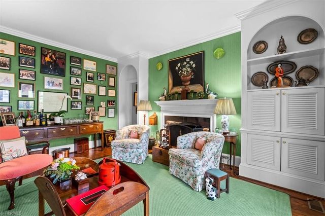 7 Charleston Square, Greensboro, NC 27408