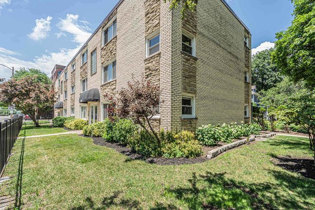 7952 MADISON Street 2E, River Forest, IL 60305