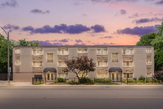 7952 MADISON Street 2E, River Forest, IL 60305